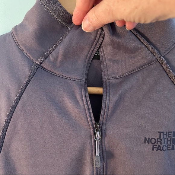The North Face Two-Tone Pale Lilac Quarter Zip Pullover. Size Small. - Picture 6 of 12